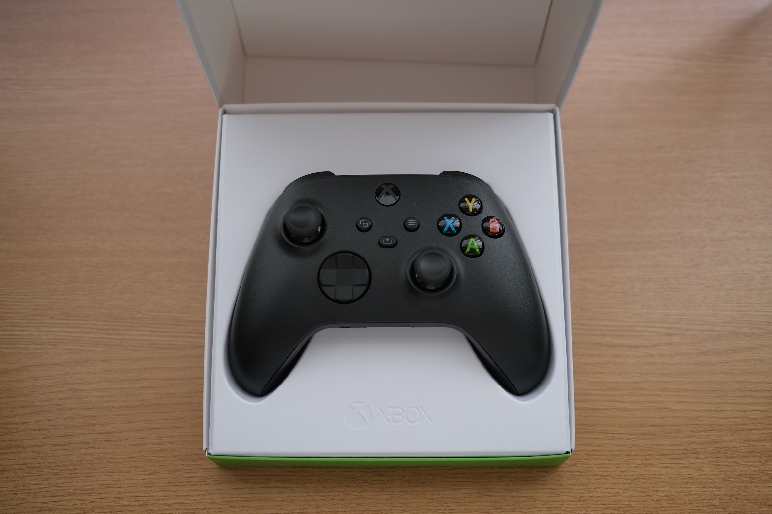 Xbox ワイヤレスコントローラー + USB-C® ケーブル レビュー。PCゲーム